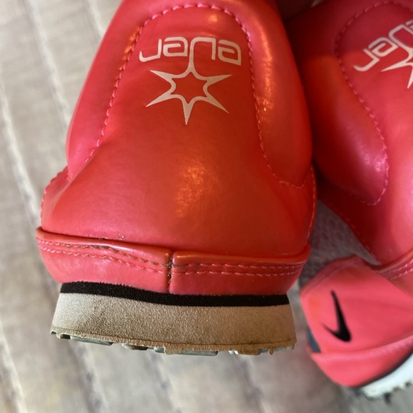 9.5 Nike Jana SPIKES. Like new. With extra spikes - Picture 8 of 17
